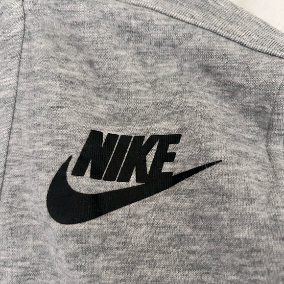 Nike jacket with rain hood - Picture 3 of 9